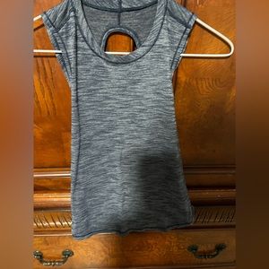 Lululemon crop top